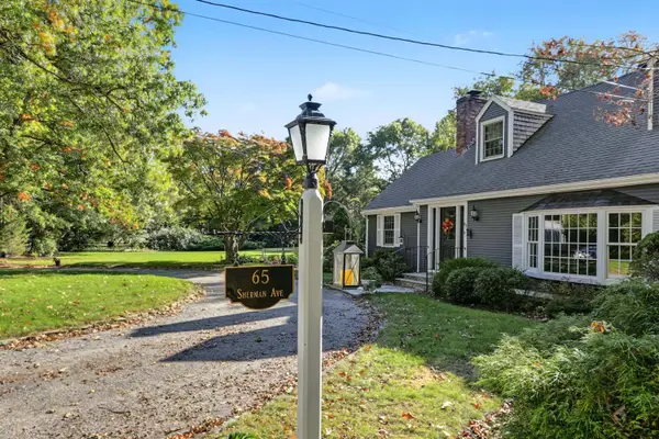 65 Sherman Ave, Seekonk, MA 02771