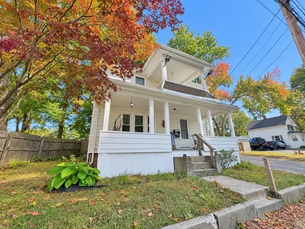 90 College St, Chicopee, MA 01020