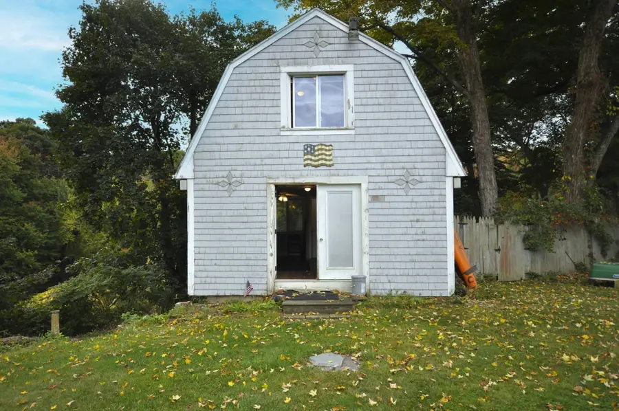 723 Plymouth St, East Bridgewater, MA 02333 - #2