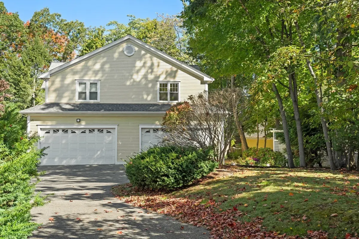 23-25 Woodbine St #23, Newton, MA 02466 - #1