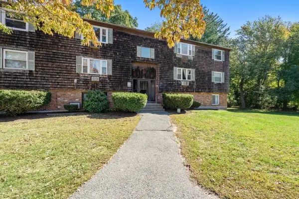 137 John A Dunn Memorial Dr #6, Rockland, MA 02370