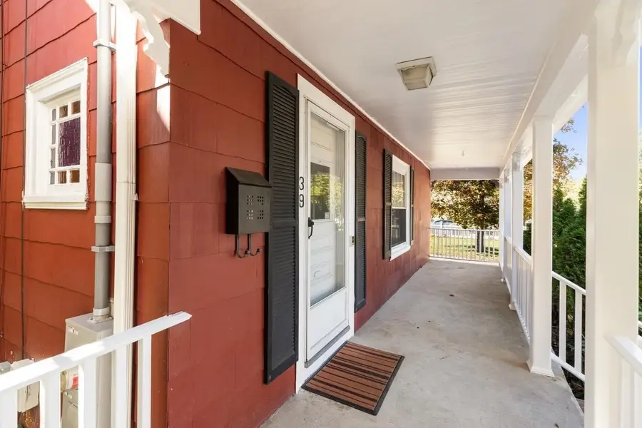 39 Forest St, Winchester, MA 01890 - #3