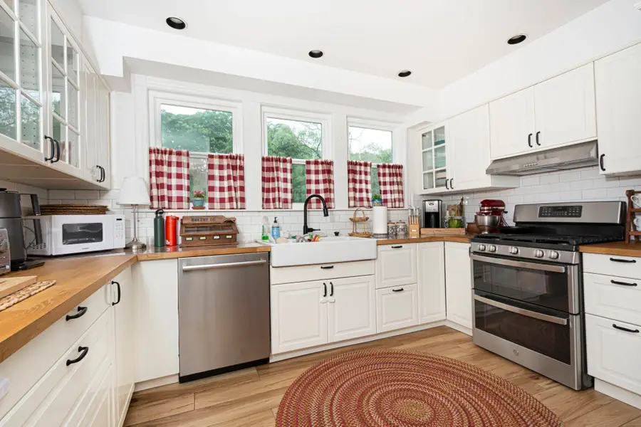 26 Millbrook Rd, Wayland, MA 01778 - #3