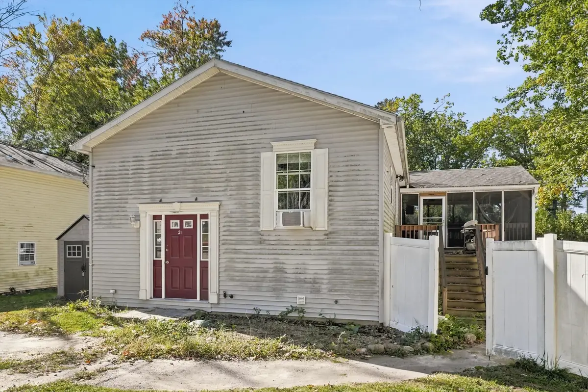 21 Browns Brook Rd, Webster, MA 01570 - #1
