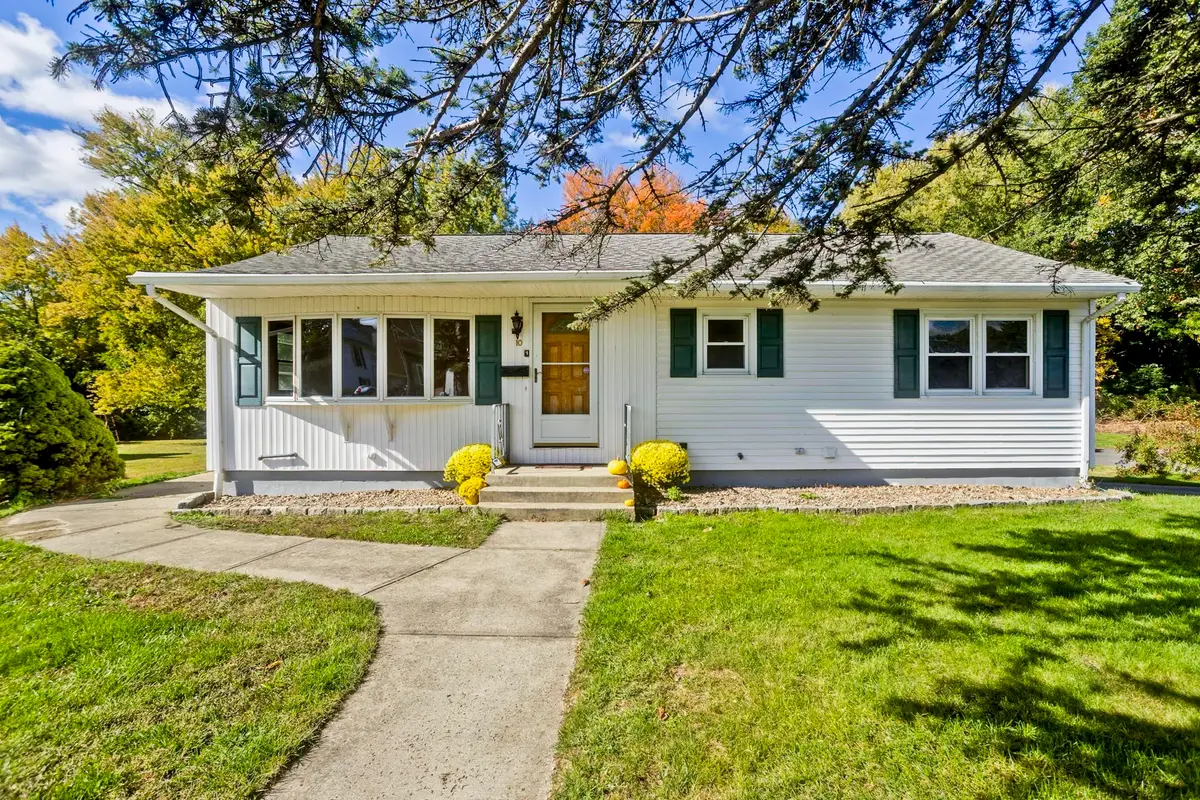 10 Taylor St, South Hadley, MA 01075 - #1