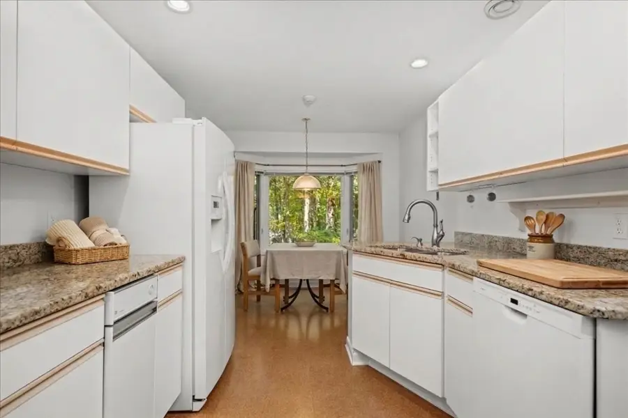 16 Bentwood Dr #16, Sturbridge, MA 01566 - #3