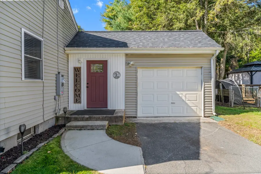 42 Holland Dr, East Longmeadow, MA 01028 - #2