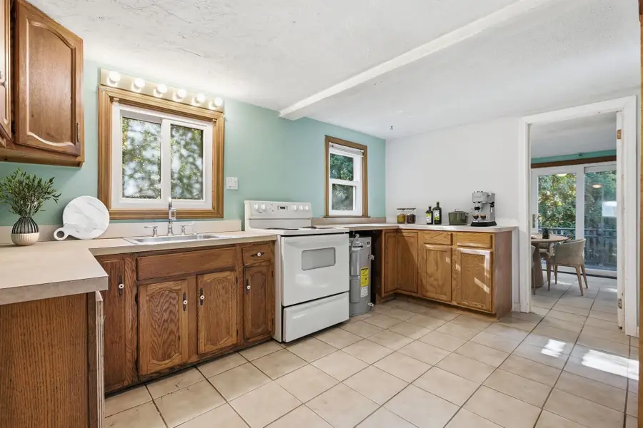 20 Mills Dr, Dracut, MA 01826 - #3