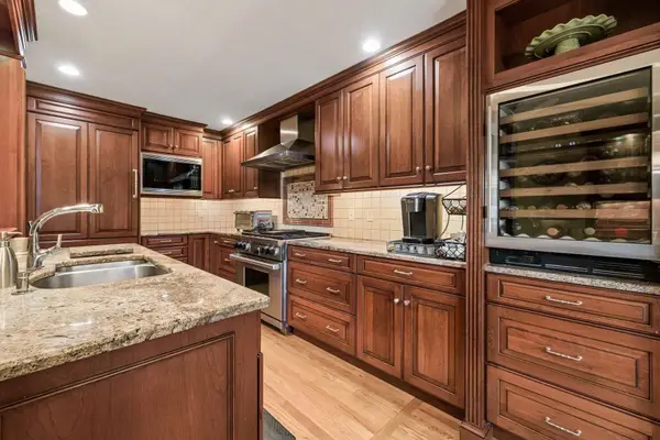 16 Hickory Hill #16, West Springfield, MA 01089
