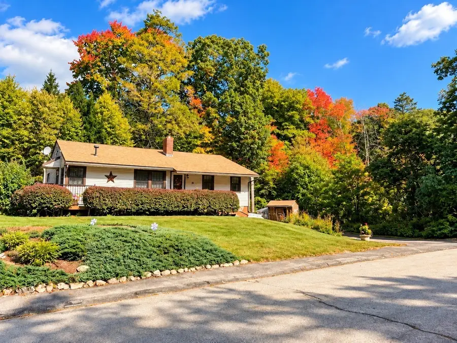 22 Loring St, Auburn, MA 01501 - #2