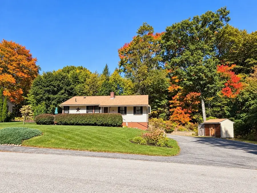 22 Loring St, Auburn, MA 01501 - #3
