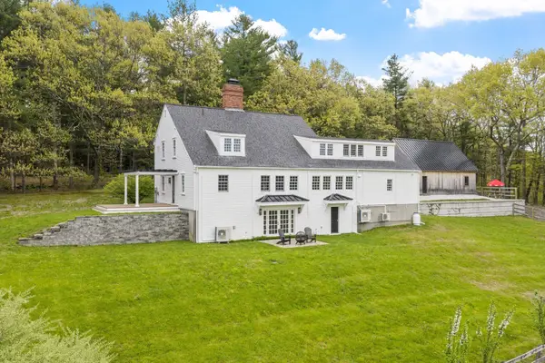 41 Pinnacle Rd, Harvard, MA 01451