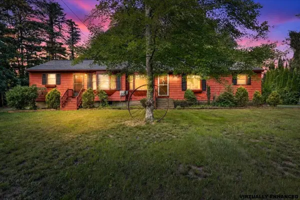 14 Concord Rd, Westford, MA 01886