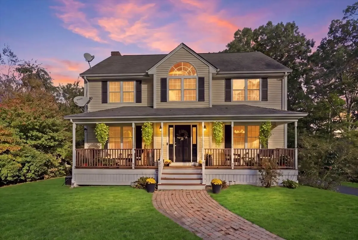 319 Oak St, Swansea, MA 02777 - #1