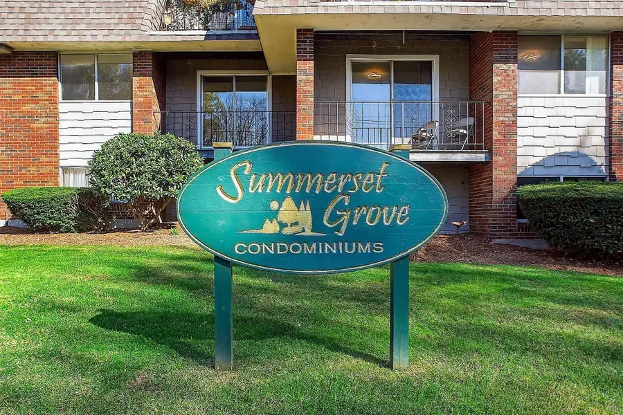 84 Summer Ave #5, Stoughton, MA 02072 - #3