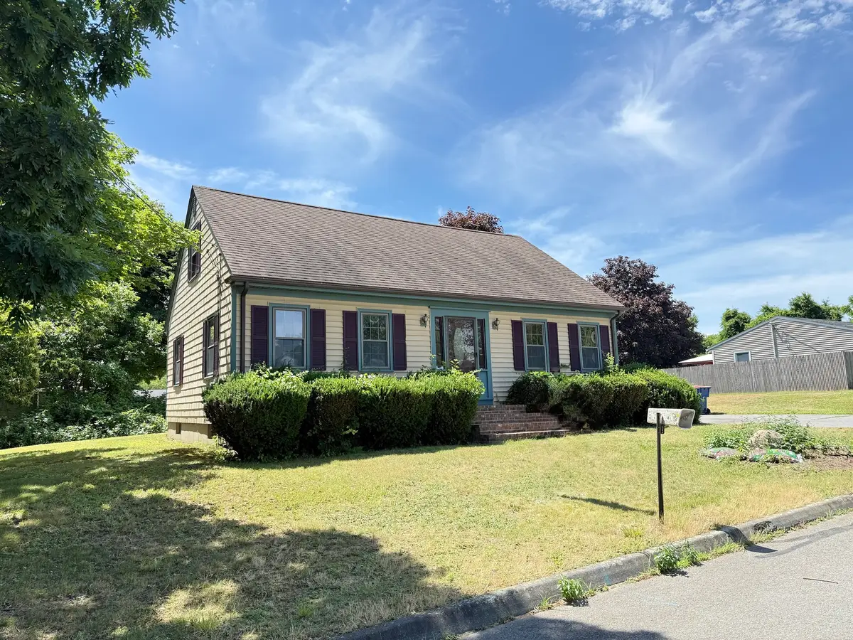 3 Pine Ave, Fairhaven, MA 02719 - #1