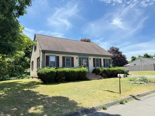3 Pine Ave, Fairhaven, MA 02719