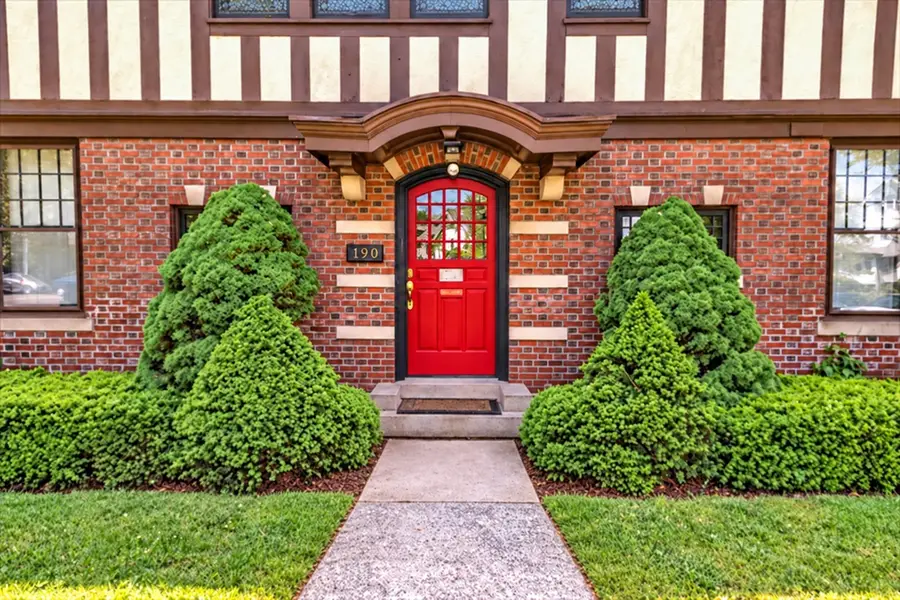 190 Fort Pleasant Ave, Springfield, MA 01108 - #2