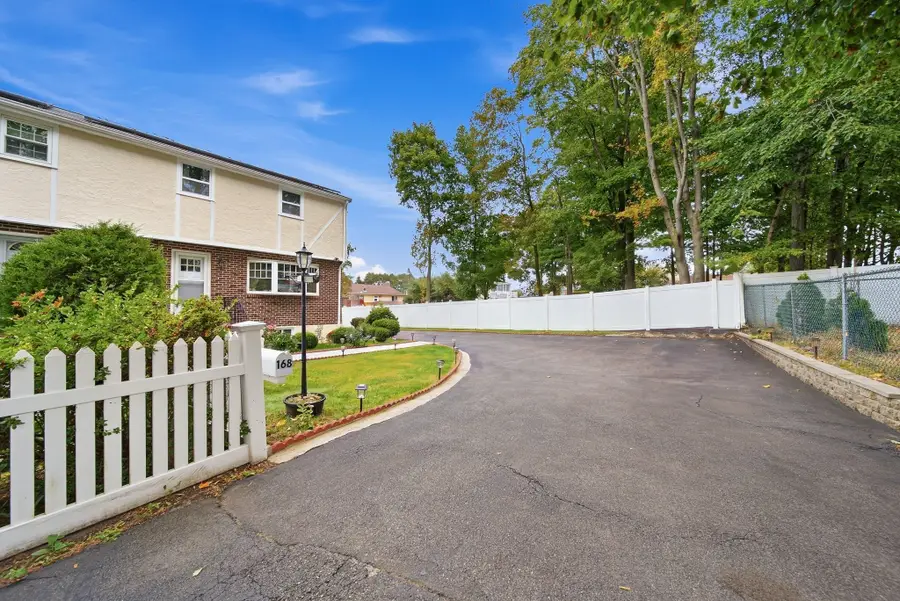 168 Old St. #R, Randolph, MA 02368 - #3