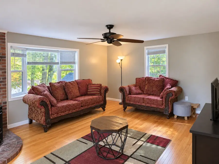 32 Heroult Rd, Worcester, MA 01606 - #3