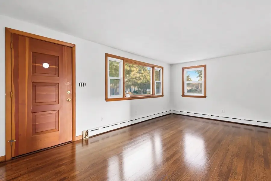 45 Pineridge St, New Bedford, MA 02740 - #3