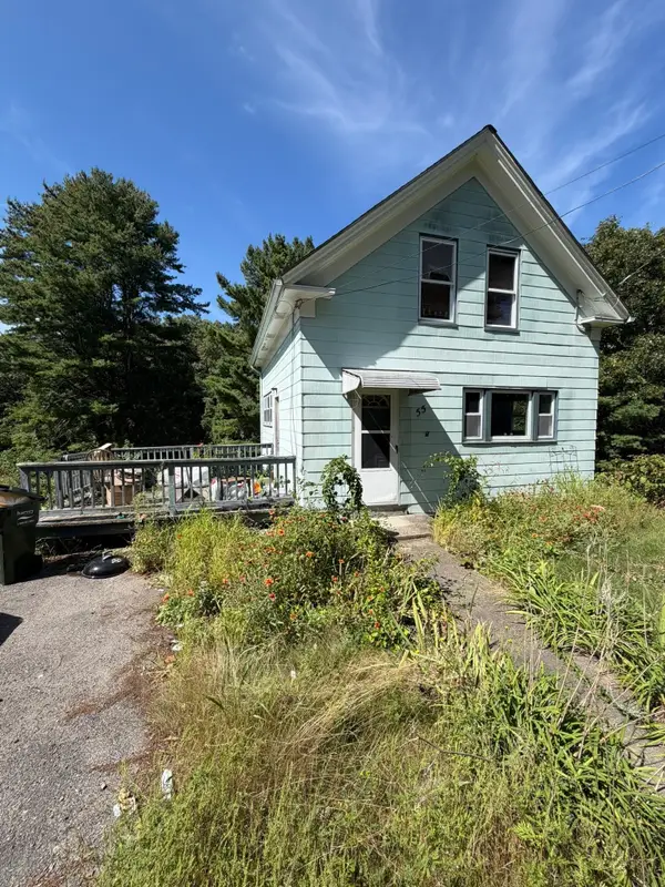55 Greene St, Hopedale, MA 01747