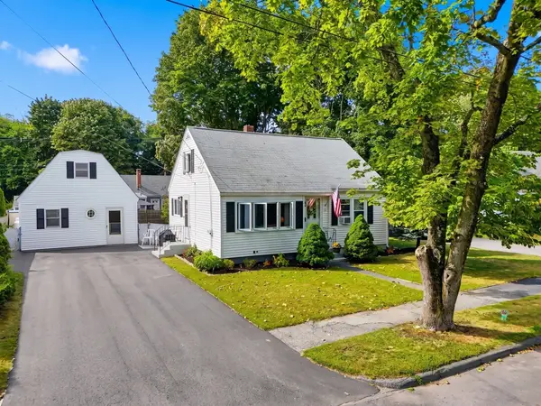 10 Summit Ter, Peabody, MA 01960