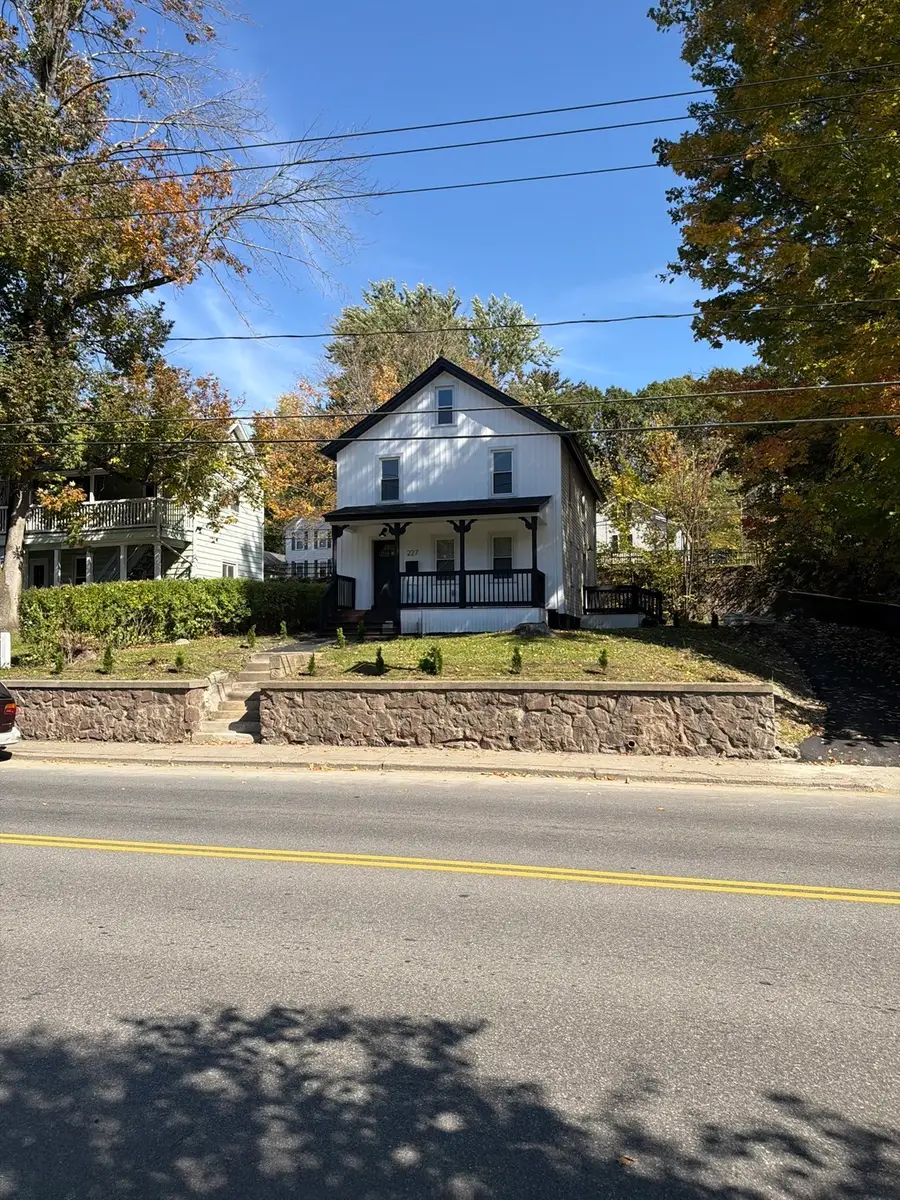 227 Deerfield St, Greenfield, MA 01301 - #2