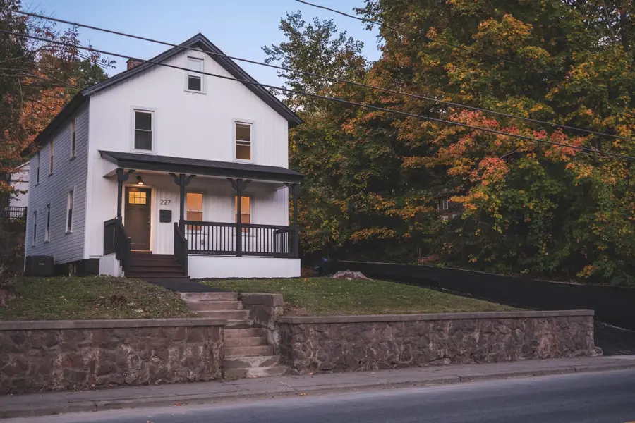 227 Deerfield St, Greenfield, MA 01301 - #3