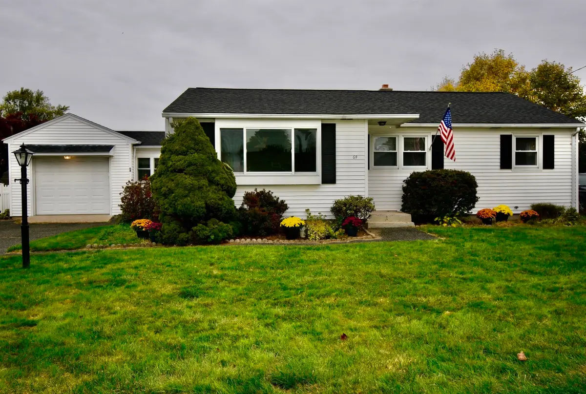 64 Poplar St, Chicopee, MA 01013 - #1