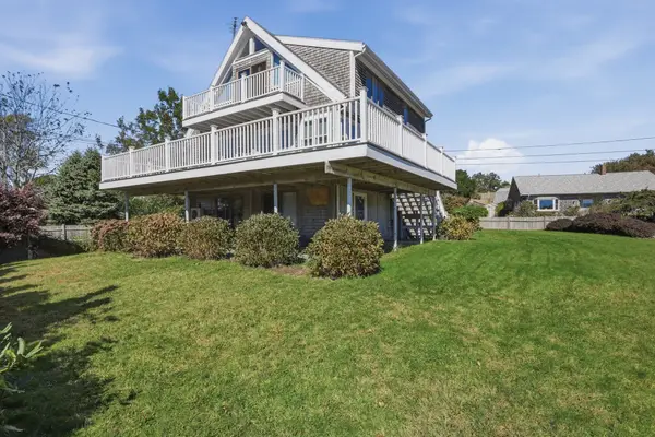 5 Bayview Ave, Fairhaven, MA 02719