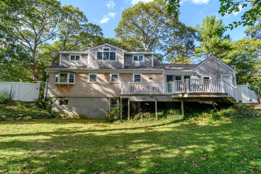 11 Burtonwood Ave, Bourne, MA 02532 - #2