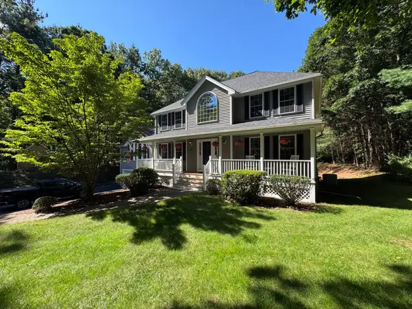 20 Emerald St, Tyngsborough, MA 01879