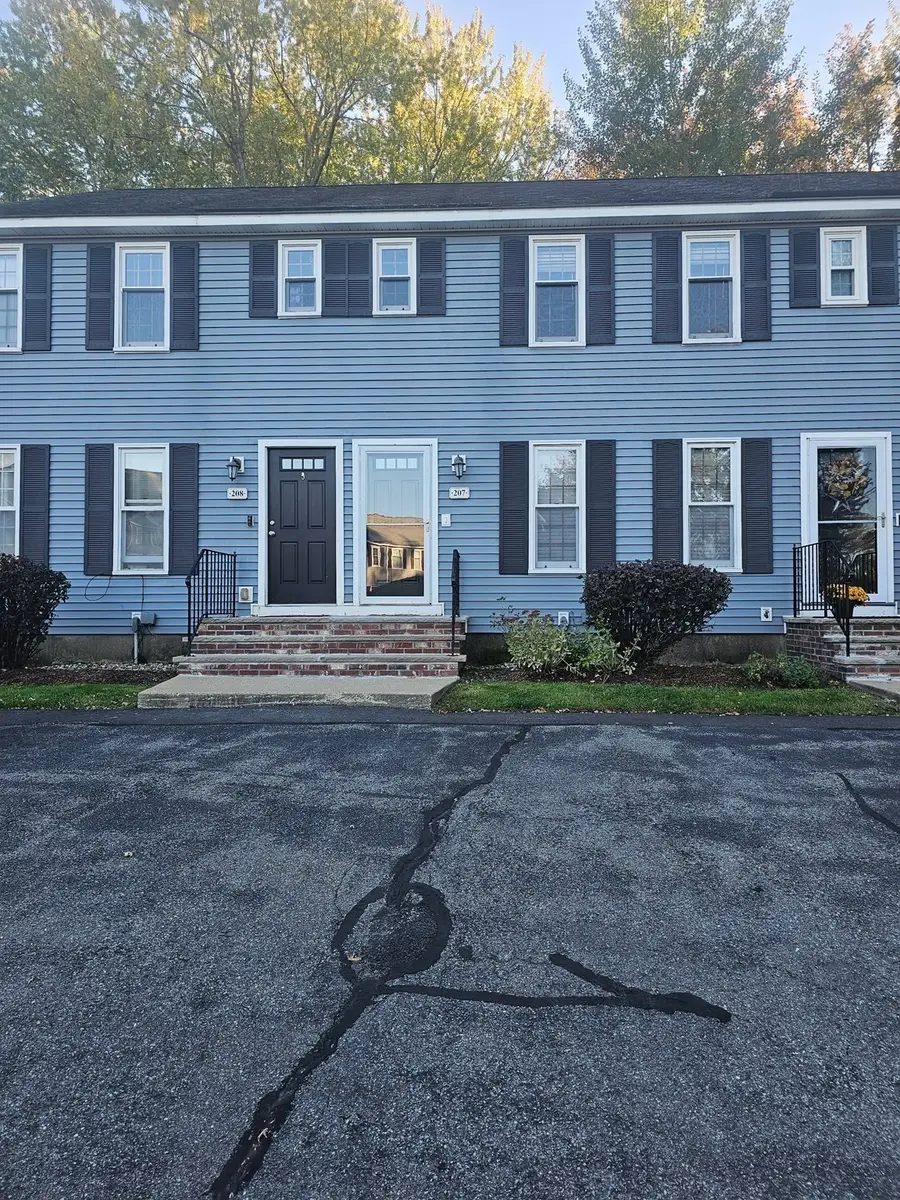 92 Swan Street #207, Lowell, MA 01852 - #3