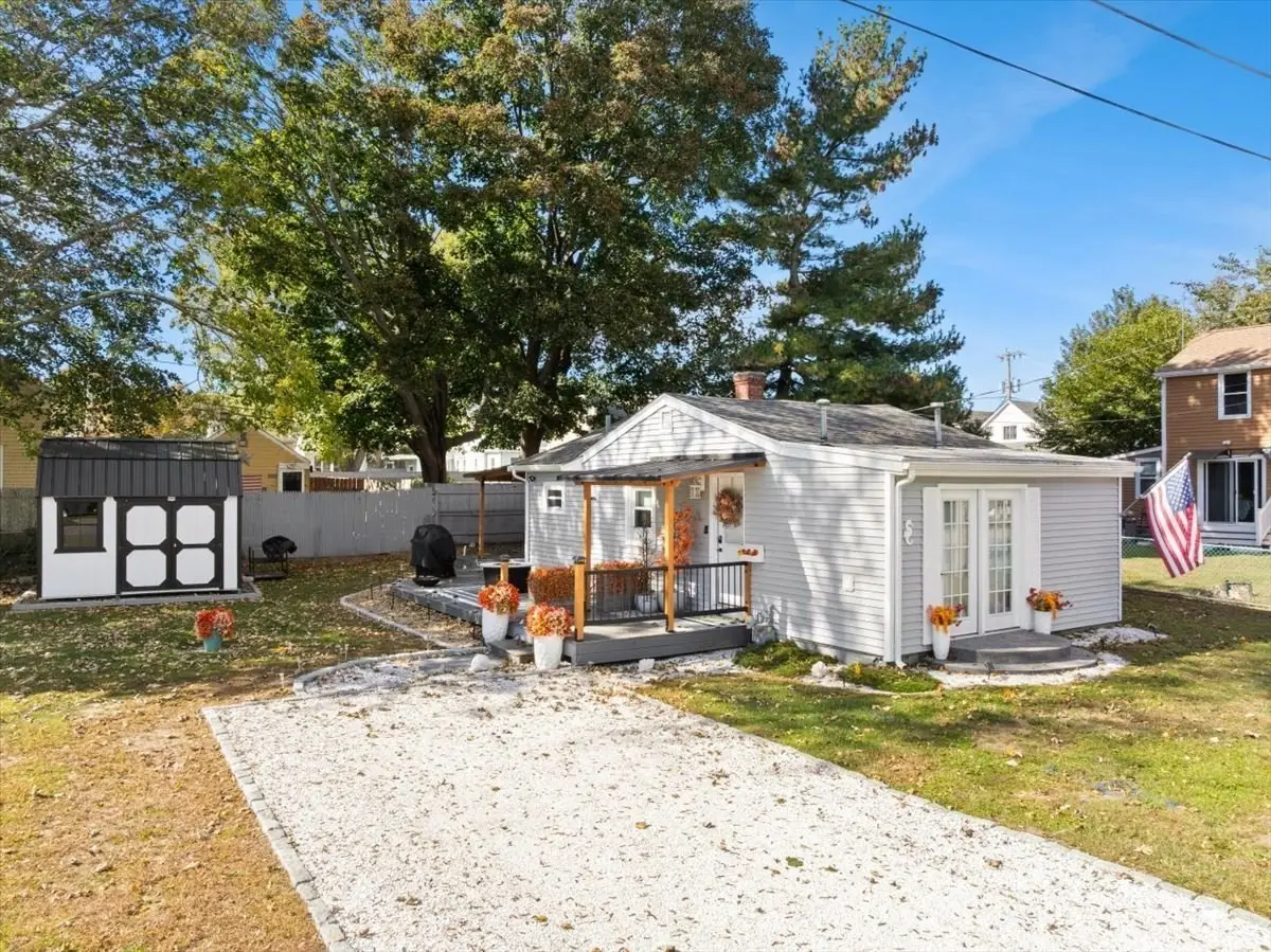 37 Sidney Ave, Swansea, MA 02777 - #1