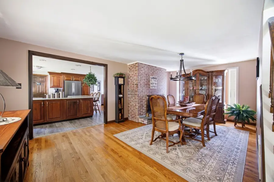 363 Loomis St, Westfield, MA 01085 - #3