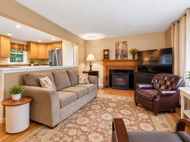 85 Peros Dr, Agawam, MA 01001 - #2