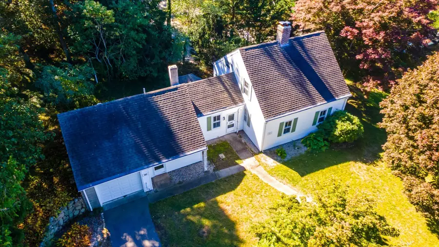 90 Hilltop Dr, Marstons Mills, MA 02648 - #2
