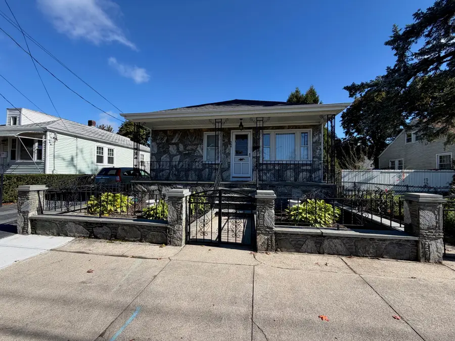 366 Conduit St, New Bedford, MA 02745 - #2