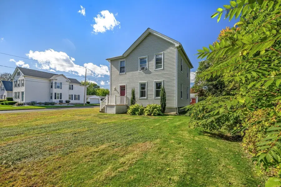 12 Chester St, Chicopee, MA 01013 - #3