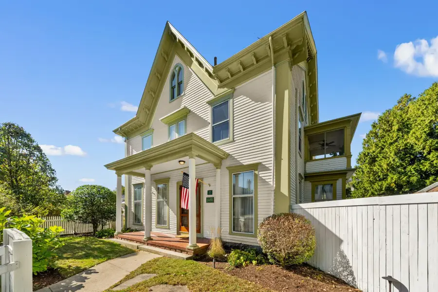 117 Cottage St, New Bedford, MA 02740 - #3