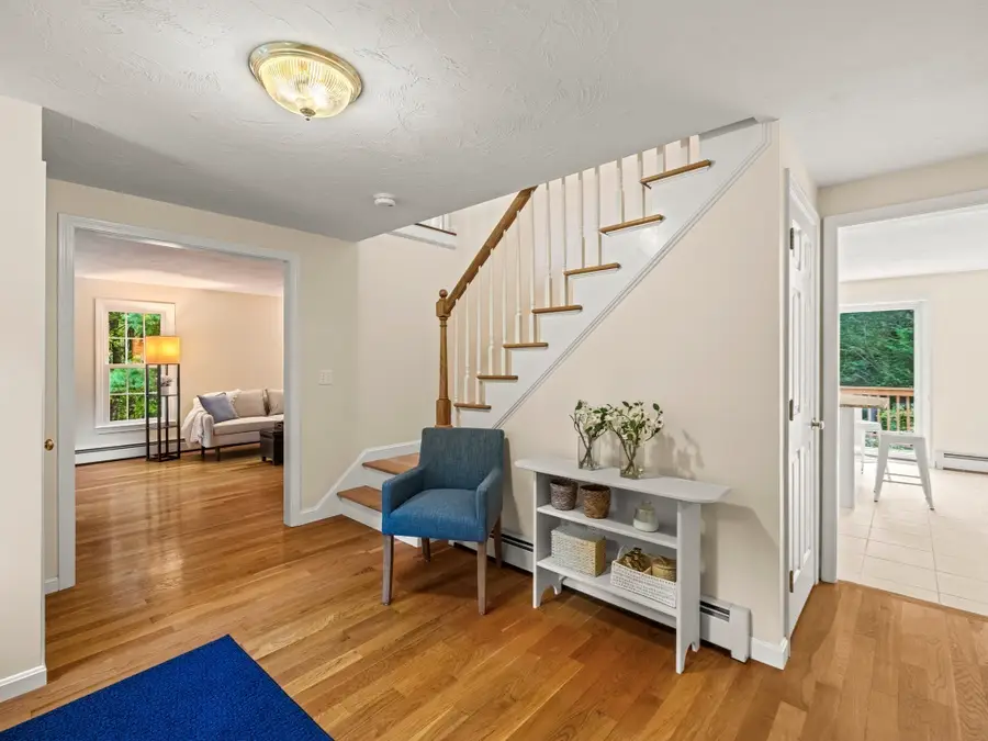 159 Walnut St, Shrewsbury, MA 01545 - #3