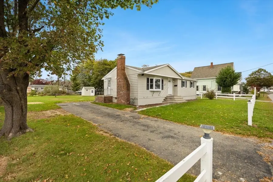 18 Pearl St, Taunton, MA 02780 - #3