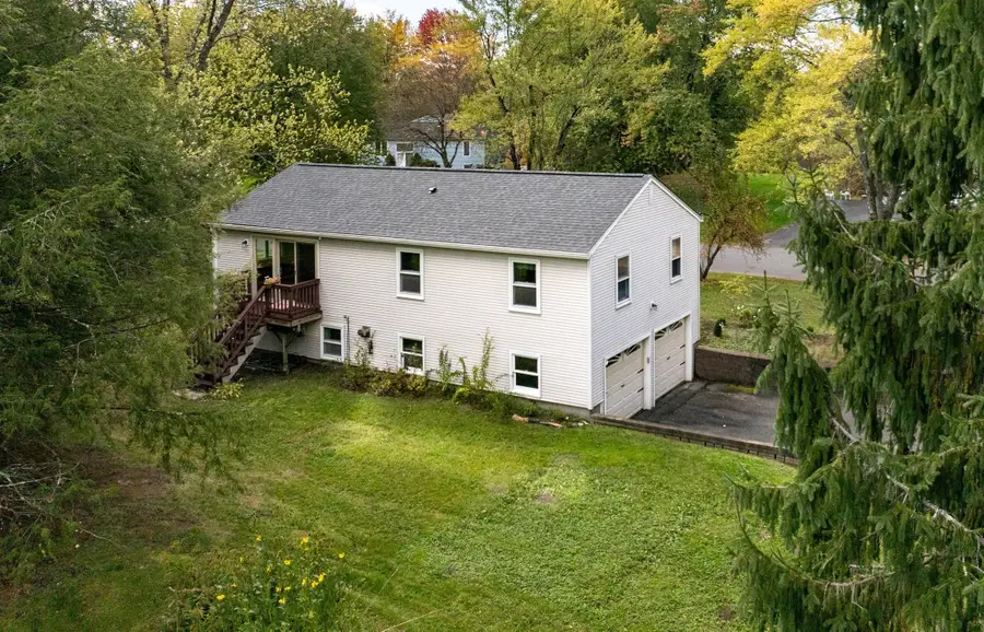 8 Coach Ln, Amherst, MA 01002 - #3