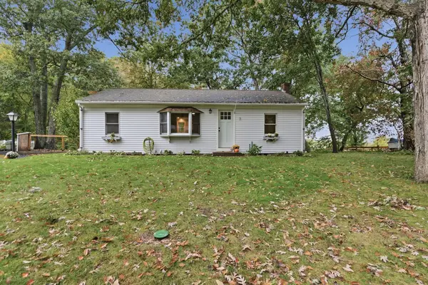 7 Earl Rd, Plymouth, MA 02360