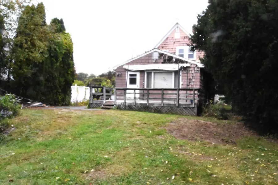 494 Elliott Street, Beverly, MA 01915 - #3
