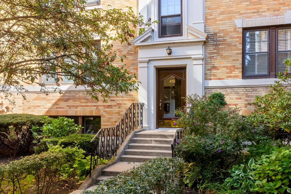 415 Washington St #6, Brookline, MA 02446 - #1