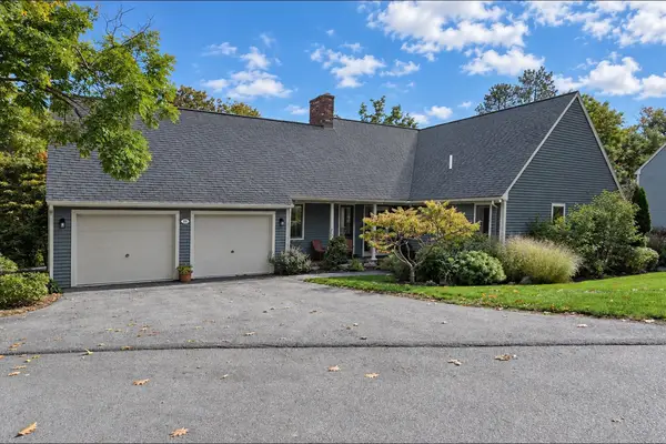 100 Pond St #18, Cohasset, MA 02025