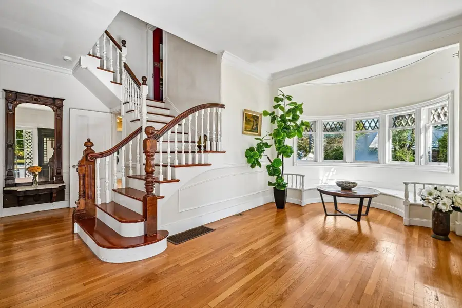 44 Ocean St, Nahant, MA 01908 - #3