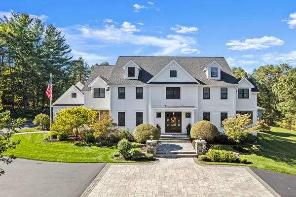 64 Main St, Westford, MA 01886